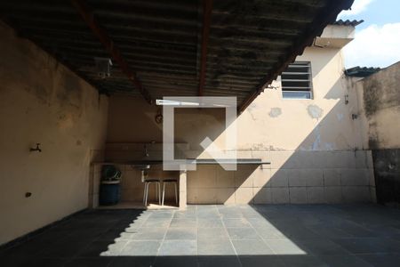 Casa à venda com 220m², 3 quartos e sem vagaQuintal