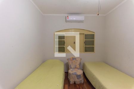 Casa à venda com 142m², 3 quartos e 5 vagasQuarto 2