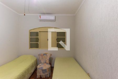 Casa à venda com 142m², 3 quartos e 5 vagasQuarto 2