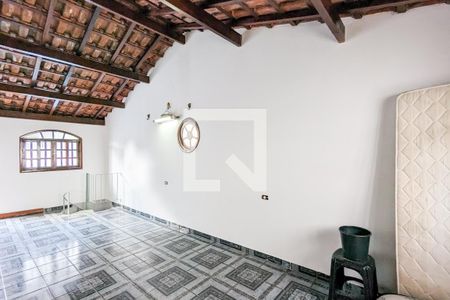 Casa à venda com 228m², 3 quartos e 2 vagas Casa à venda com 228m², 3 quartos e 2 vagasSótão