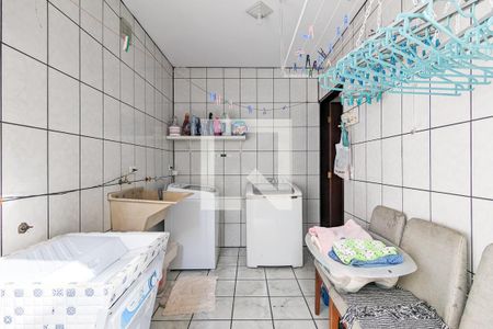 Casa à venda com 228m², 3 quartos e 2 vagas Casa à venda com 228m², 3 quartos e 2 vagasÁrea de serviço