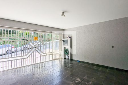 Casa à venda com 228m², 3 quartos e 2 vagas Casa à venda com 228m², 3 quartos e 2 vagasGaragem