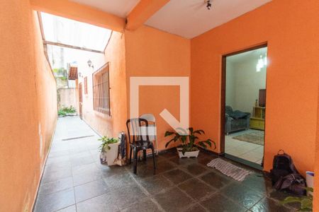 Casa à venda com 149m², 3 quartos e 2 vagasCorredor