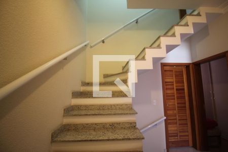 Casa à venda com 300m², 4 quartos e 4 vagasEscada 2