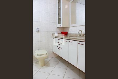 Apartamento à venda com 428m², 4 quartos e 5 vagasBanheiro da Suíte 3