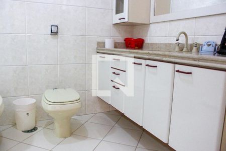 Apartamento à venda com 428m², 4 quartos e 5 vagasBanheiro da Suíte 3