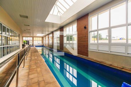 Apartamento à venda com 129m², 3 quartos e 2 vagas Apartamento à venda com 129m², 3 quartos e 2 vagasÁrea comum - Piscina