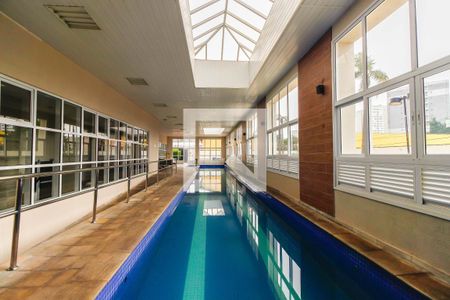 Apartamento à venda com 129m², 3 quartos e 2 vagas Apartamento à venda com 129m², 3 quartos e 2 vagasÁrea comum - Piscina