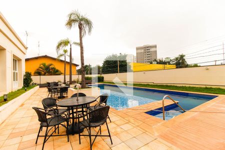 Apartamento à venda com 129m², 3 quartos e 2 vagas Apartamento à venda com 129m², 3 quartos e 2 vagasÁrea comum - Piscina
