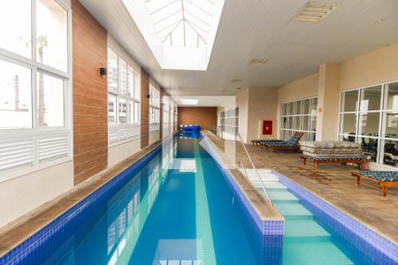 Apartamento à venda com 129m², 3 quartos e 2 vagas Apartamento à venda com 129m², 3 quartos e 2 vagasÁrea comum - Piscina