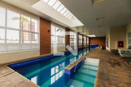 Apartamento à venda com 129m², 3 quartos e 2 vagas Apartamento à venda com 129m², 3 quartos e 2 vagasÁrea comum - Piscina