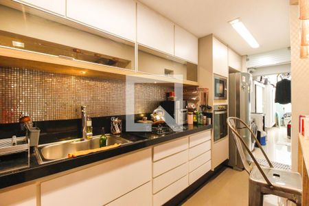 Apartamento à venda com 129m², 3 quartos e 2 vagas Apartamento à venda com 129m², 3 quartos e 2 vagasCozinha