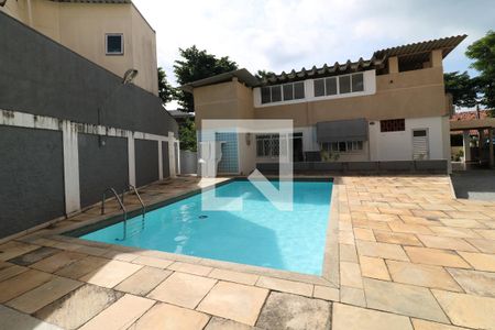 Casa à venda com 190m², 4 quartos e 6 vagasÁrea Externa - Piscina