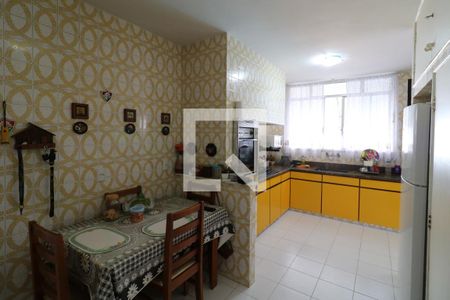 Casa à venda com 190m², 4 quartos e 6 vagasCozinha