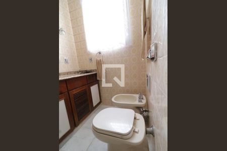 Casa à venda com 190m², 4 quartos e 6 vagasBanheiro da Suíte 