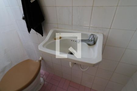 Casa à venda com 190m², 4 quartos e 6 vagasBanheiro de serviço