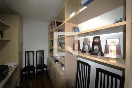 Apartamento à venda com 140m², 4 quartos e 2 vagasEscritório