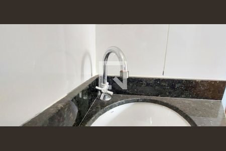 Apartamento à venda com 45m², 2 quartos e 1 vaga Apartamento à venda com 45m², 2 quartos e 1 vagaBanheiro