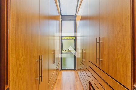 Casa à venda com 400m², 5 quartos e 4 vagasCloset da suíte