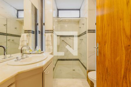 Casa à venda com 400m², 5 quartos e 4 vagasBanheiro 1