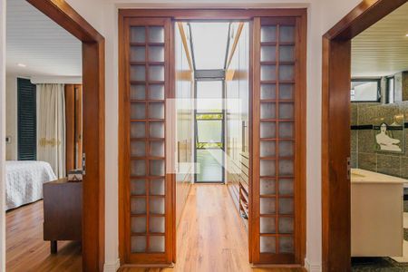 Casa à venda com 400m², 5 quartos e 4 vagasCloset da suíte