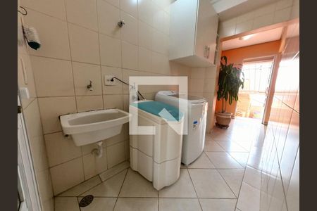 Casa à venda com 108m², 3 quartos e 4 vagas Casa à venda com 108m², 3 quartos e 4 vagasLavanderia