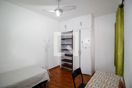 Quarto de casa à venda com 3 quartos, 430m² em Santa Tereza, Belo Horizonte