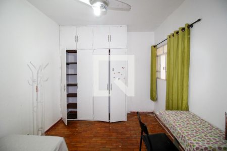Quarto de casa à venda com 3 quartos, 430m² em Santa Tereza, Belo Horizonte