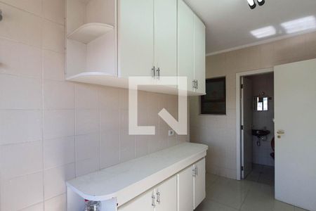 Apartamento à venda com 190m², 4 quartos e 4 vagas Apartamento à venda com 190m², 4 quartos e 4 vagasLavanderia