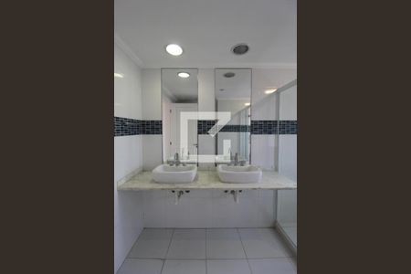 Apartamento à venda com 139m², 2 quartos e 3 vagasBanheiro da Suíte 2