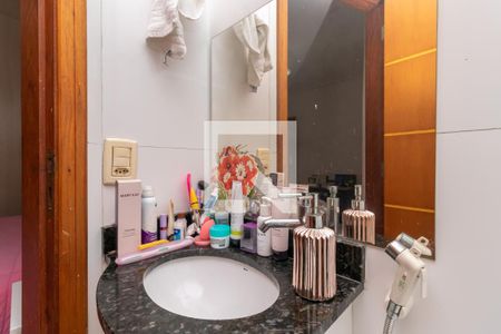 Casa à venda com 110m², 3 quartos e 2 vagasBanheiro da Suíte