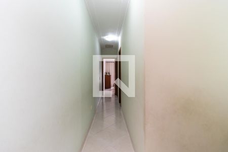 Casa à venda com 110m², 3 quartos e 2 vagasCorredor