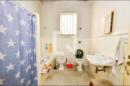 Casa à venda com 360m², 3 quartos e 3 vagasBanheiro