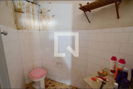 Casa à venda com 360m², 3 quartos e 3 vagasBanheiro serviço 