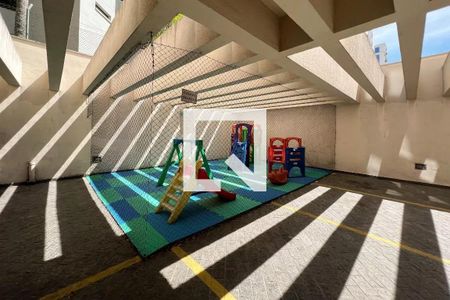 Apartamento para alugar com 95m², 2 quartos e 1 vaga Apartamento para alugar com 95m², 2 quartos e 1 vagaÁrea comum - Playground