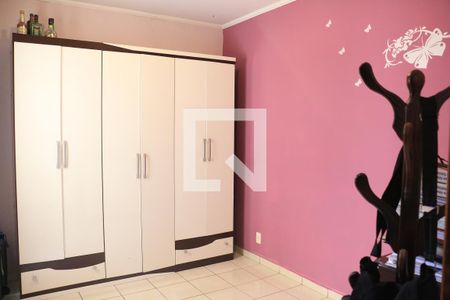 Casa à venda com 200m², 3 quartos e 2 vagasQuarto 2