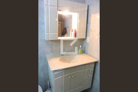 Casa à venda com 200m², 3 quartos e 2 vagasBanheiro da Suíte