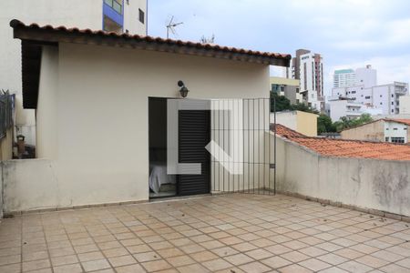 Casa à venda com 200m², 3 quartos e 2 vagasVaranda