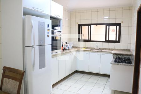 Casa à venda com 200m², 3 quartos e 2 vagasCozinha