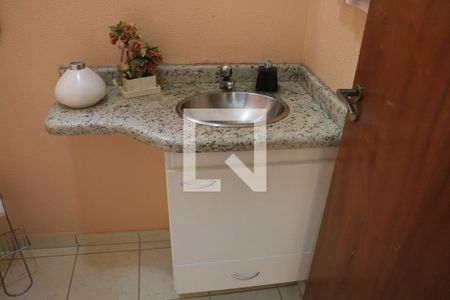 Casa à venda com 200m², 3 quartos e 2 vagasLavabo