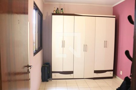 Casa à venda com 200m², 3 quartos e 2 vagasQuarto 2