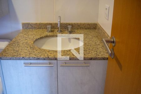 Apartamento à venda com 63m², 2 quartos e 1 vaga Apartamento à venda com 63m², 2 quartos e 1 vagaBanheiro social