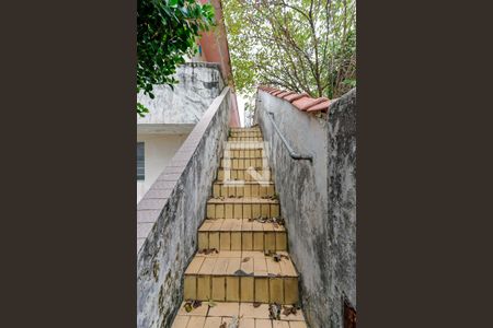 Casa à venda com 199m², 3 quartos e 9 vagasEscada