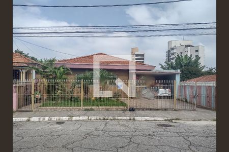 Casa à venda com 199m², 3 quartos e 9 vagasFachada
