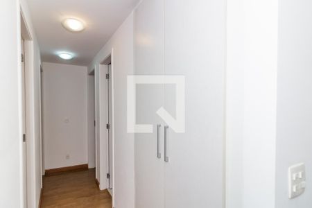 Corredor de apartamento para alugar com 3 quartos, 88m² em Pompeia, São Paulo
