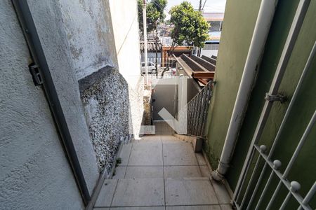 Casa à venda com 139m², 3 quartos e 2 vagas Casa à venda com 139m², 3 quartos e 2 vagasCorredor LateralEscada