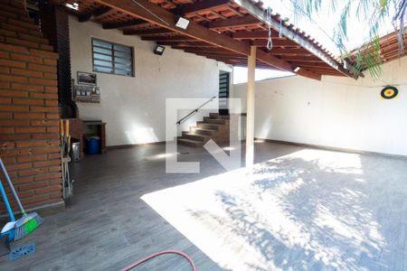 Casa à venda com 232m², 2 quartos e 3 vagasChurrasqueira