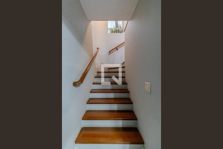 Casa à venda com 450m², 3 quartos e 3 vagasEscada