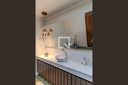 Casa à venda com 450m², 3 quartos e 3 vagasBanheiro da Suíte 2