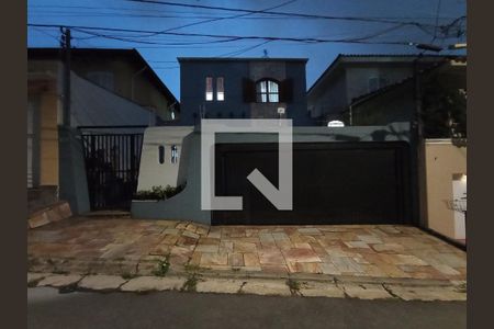 Casa à venda com 450m², 3 quartos e 3 vagasFachada 